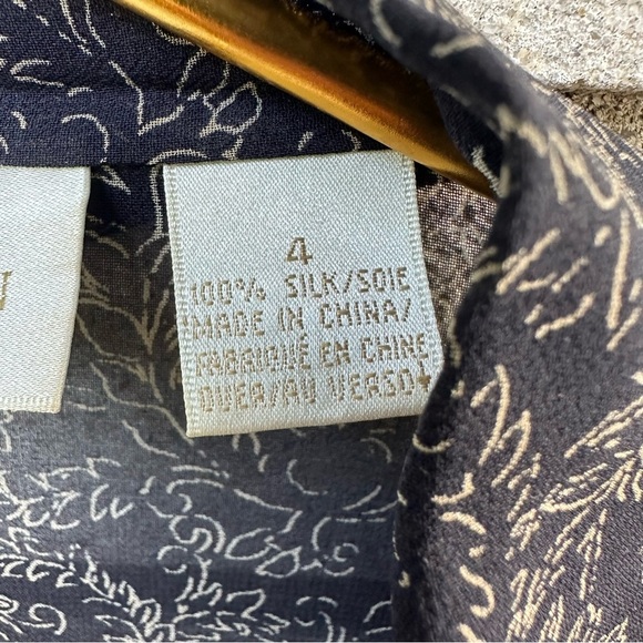 Dana Buchman 100% Silk Sheer Floral Button Down Blouse Navy Beige Size 4 Tunic - Picture 6 of 11